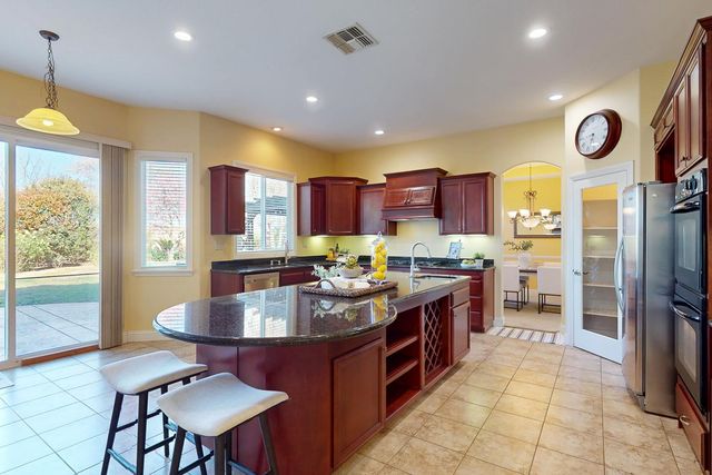 1621 Rio Vista Way, Yuba City, CA 95993