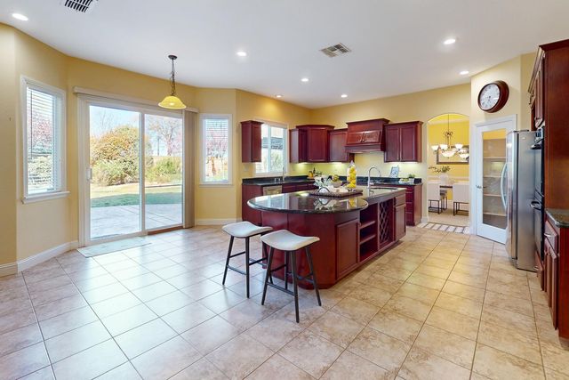 1621 Rio Vista Way, Yuba City, CA 95993