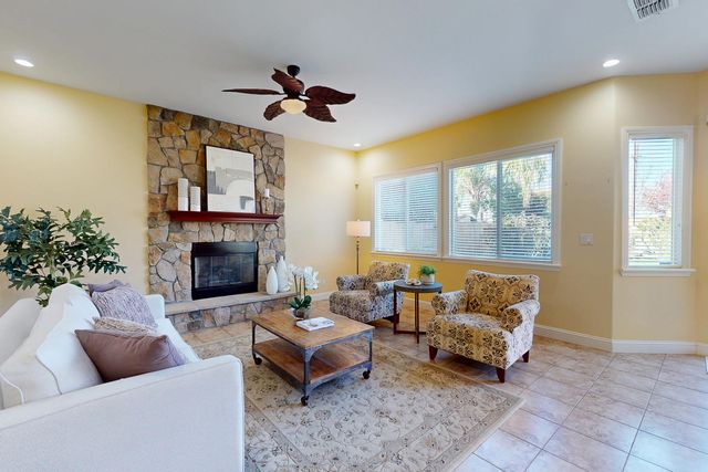 1621 Rio Vista Way, Yuba City, CA 95993