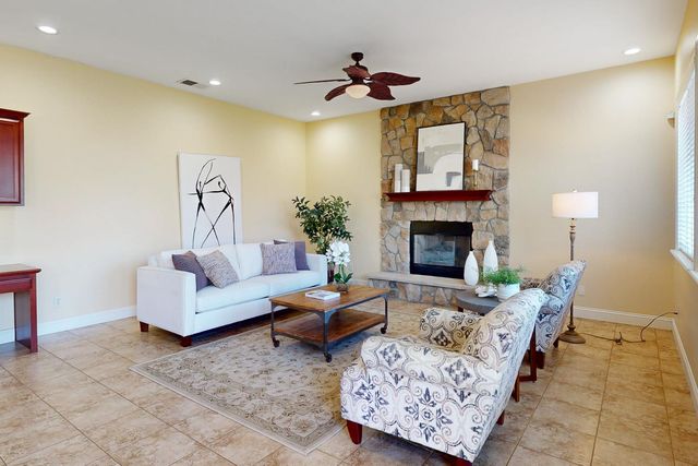 1621 Rio Vista Way, Yuba City, CA 95993