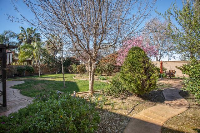 1621 Rio Vista Way, Yuba City, CA 95993