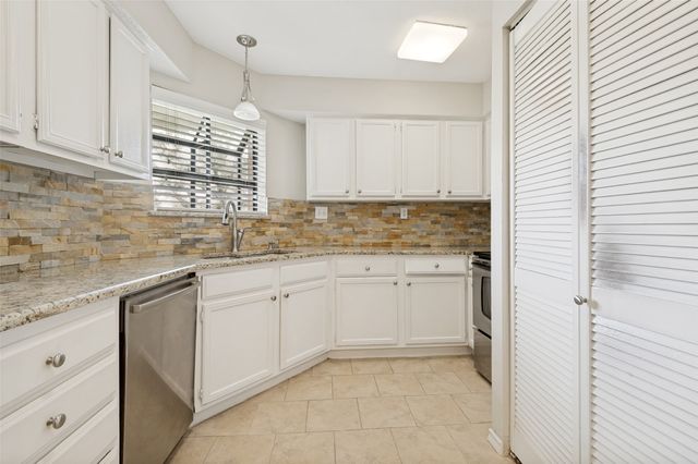 16301 Ledgemont Lane 277, Addison, TX 75001
