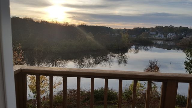 24 Forge Pond UH, Canton, MA 02021