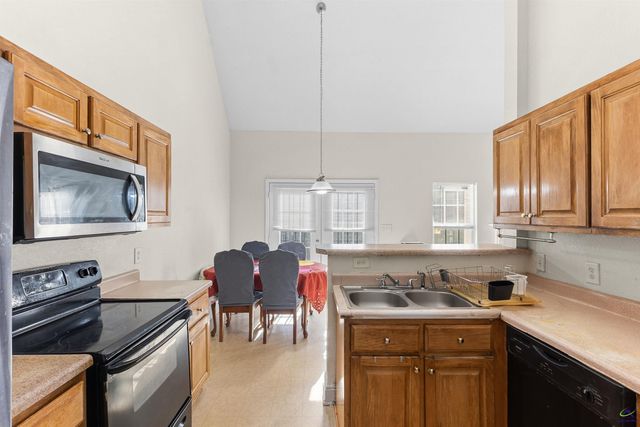 106 Shiloh Ct, Macon, GA 31206