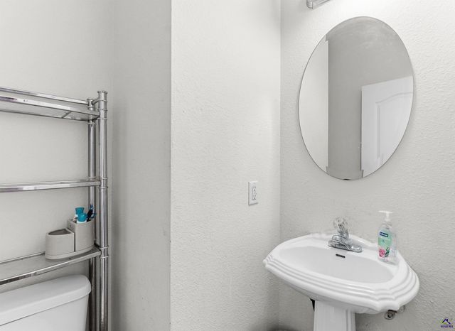 106 Shiloh Ct, Macon, GA 31206