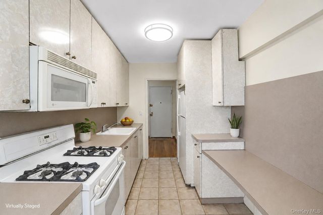 7000 Bay Parkway 2P, Brooklyn, NY 11204