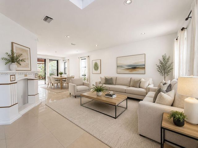 9924 NW 10th Ter, Miami, FL 33172