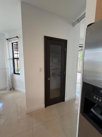 9924 NW 10th Ter, Miami, FL 33172
