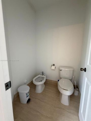 9924 NW 10th Ter, Miami, FL 33172