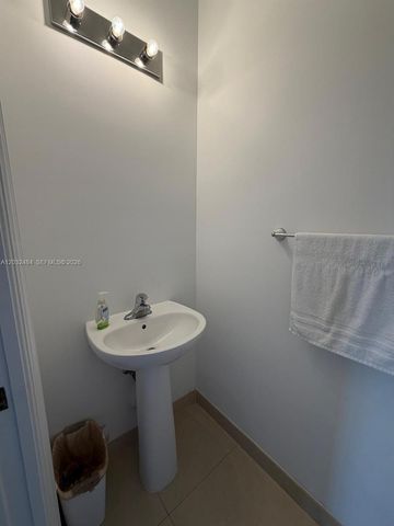 9924 NW 10th Ter, Miami, FL 33172