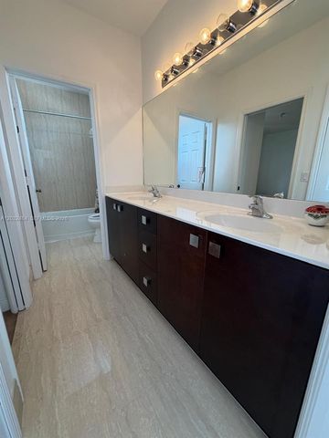 9924 NW 10th Ter, Miami, FL 33172