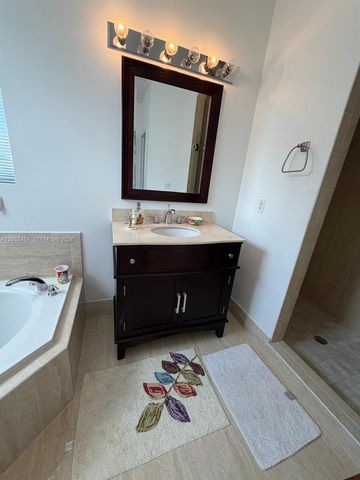 9924 NW 10th Ter, Miami, FL 33172