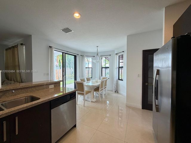 9924 NW 10th Ter, Miami, FL 33172