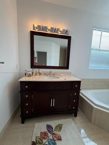 9924 NW 10th Ter, Miami, FL 33172