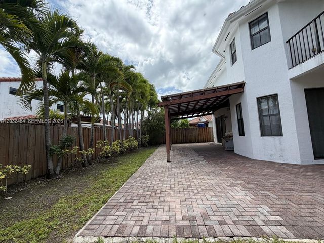 9924 NW 10th Ter, Miami, FL 33172