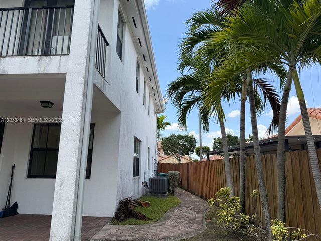 9924 NW 10th Ter, Miami, FL 33172