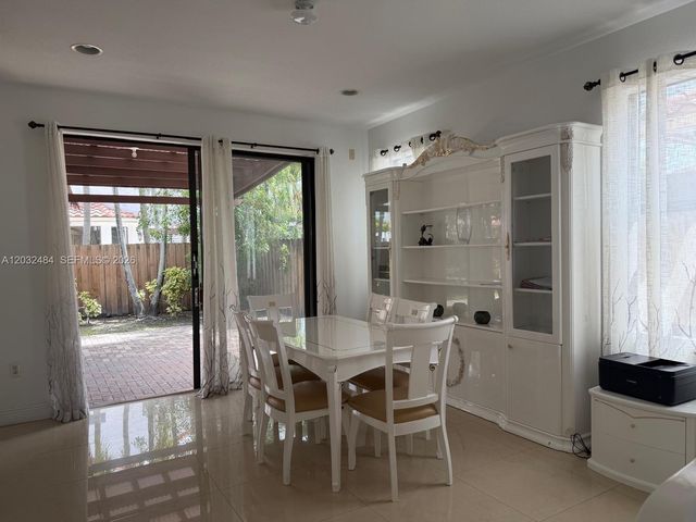 9924 NW 10th Ter, Miami, FL 33172