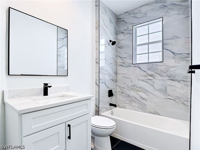 14855 Sterling Oaks DR, Naples, FL 34110