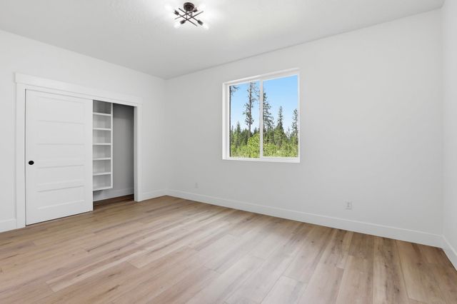 6703 E Elk Chattaroy Rd, Chattaroy, WA 99003