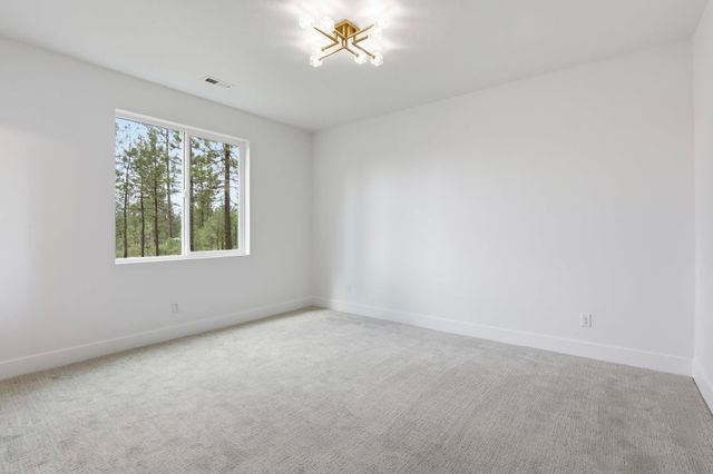 6703 E Elk Chattaroy Rd, Chattaroy, WA 99003
