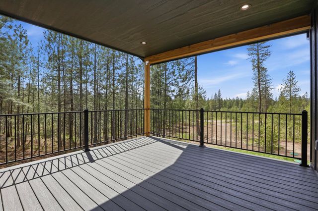 6703 E Elk Chattaroy Rd, Chattaroy, WA 99003