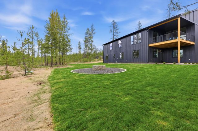 6703 E Elk Chattaroy Rd, Chattaroy, WA 99003