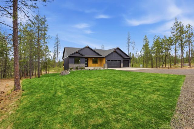 6703 E Elk Chattaroy Rd, Chattaroy, WA 99003