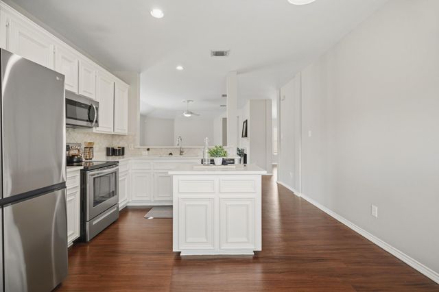 2894 Smokey Lake Lane, Dickinson, TX 77539