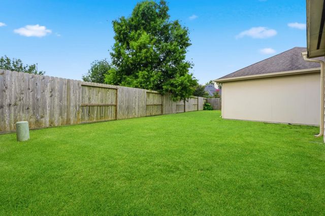 2894 Smokey Lake Lane, Dickinson, TX 77539
