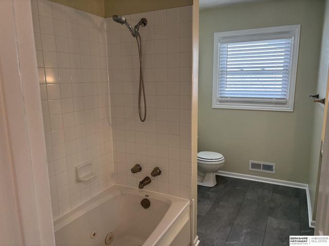 8304 Franklin Street, Omaha, NE 68114