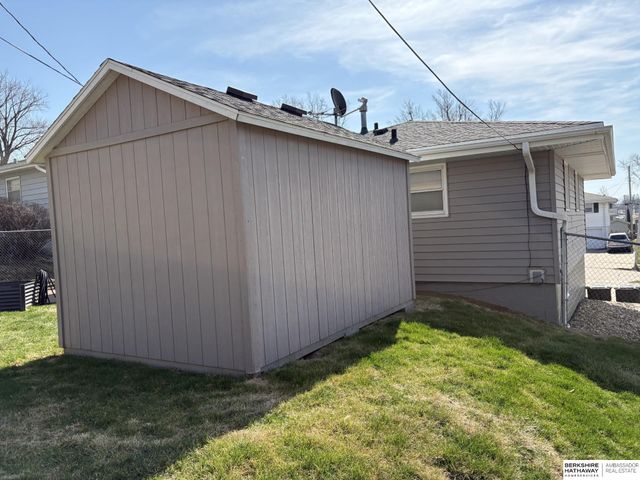 8304 Franklin Street, Omaha, NE 68114