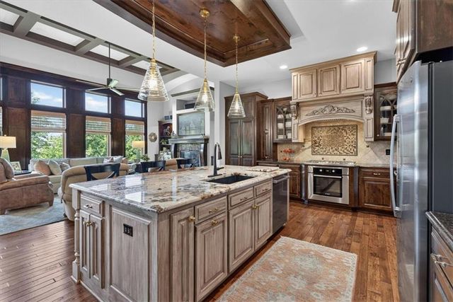 12605 W 160 Street, Overland Park, KS 66221