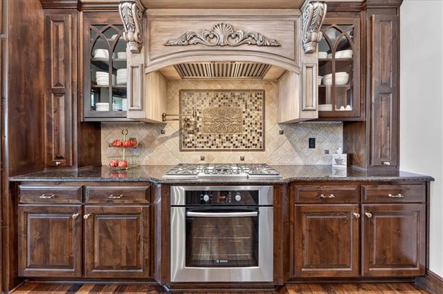 12605 W 160 Street, Overland Park, KS 66221