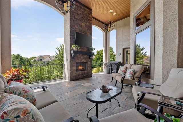 12605 W 160 Street, Overland Park, KS 66221