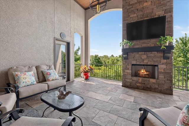 12605 W 160 Street, Overland Park, KS 66221
