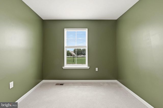 658 THUMPER DR, Ranson, WV 25438
