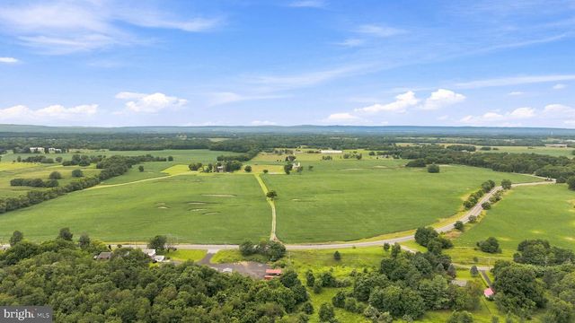 658 THUMPER DR, Ranson, WV 25438