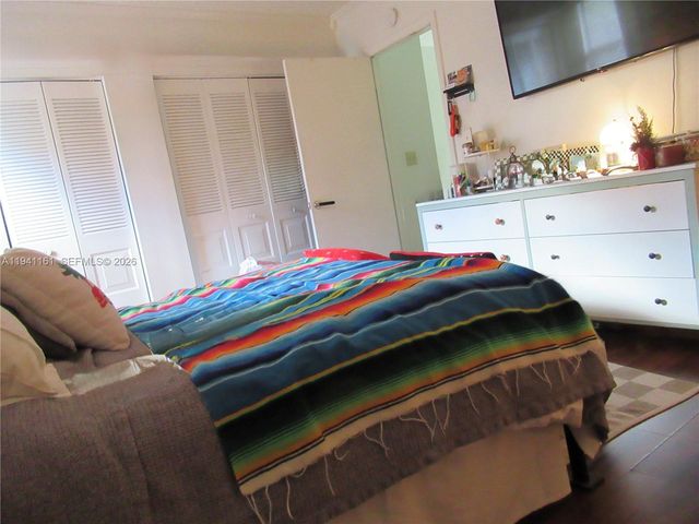 10332 NW 3rd St, Pembroke Pines, FL 33026