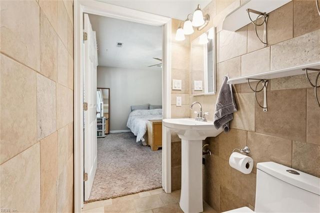 2855 Cypress Crest LN, Hayes, VA 23072