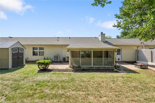 2855 Cypress Crest LN, Hayes, VA 23072