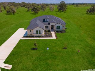 138 Firewheel, Floresville, TX 78114