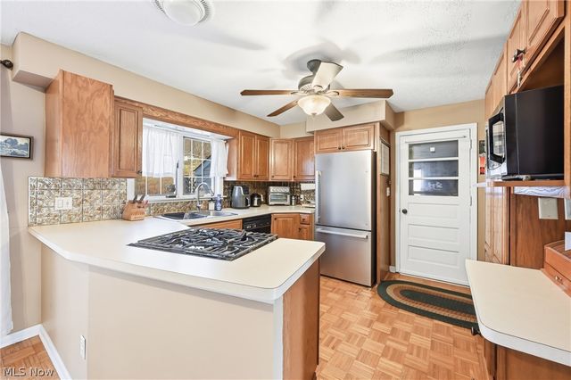 306 Park Avenue, Lowellville, OH 44436