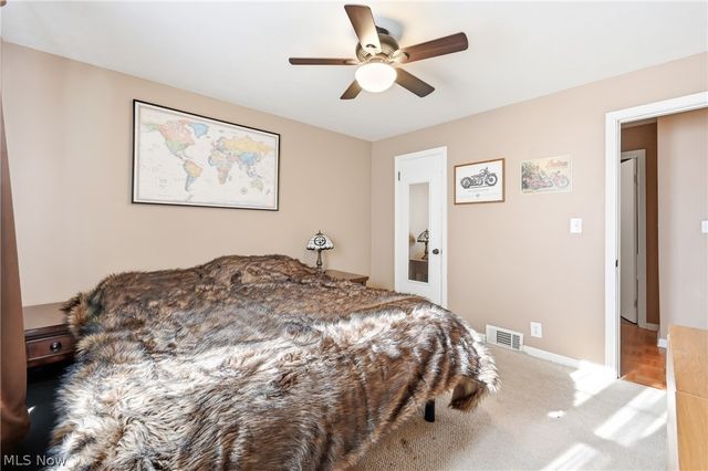 306 Park Avenue, Lowellville, OH 44436