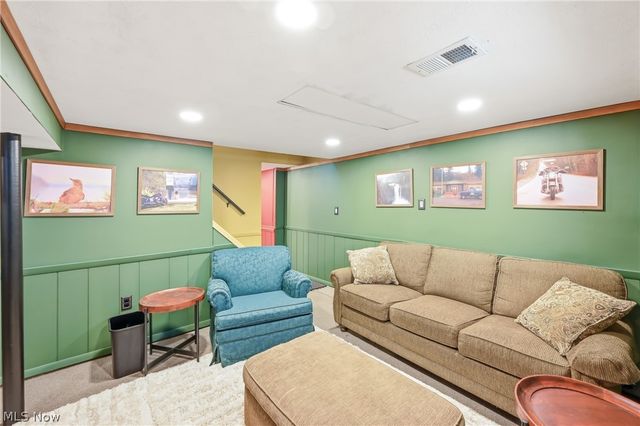 306 Park Avenue, Lowellville, OH 44436