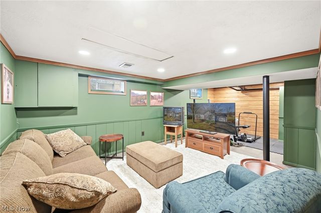 306 Park Avenue, Lowellville, OH 44436