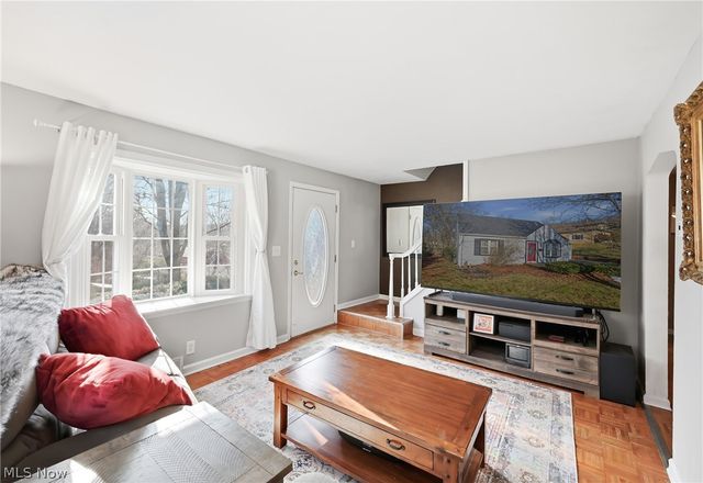 306 Park Avenue, Lowellville, OH 44436