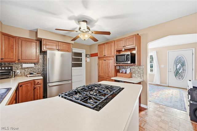 306 Park Avenue, Lowellville, OH 44436