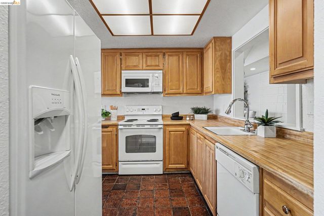 1250 Willow Lake Rd, Discovery Bay, CA 94505