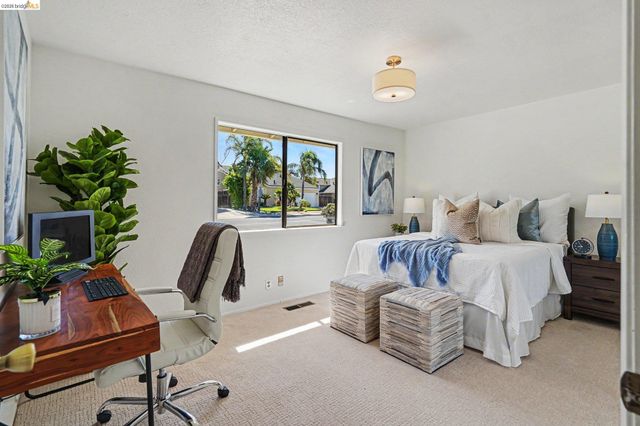 1250 Willow Lake Rd, Discovery Bay, CA 94505