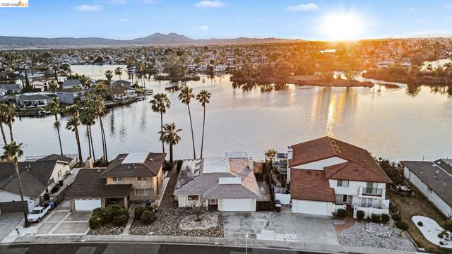 1250 Willow Lake Rd, Discovery Bay, CA 94505